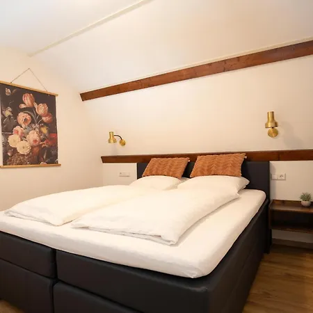 De Hoffstal Bed & Breakfast Sassenheim