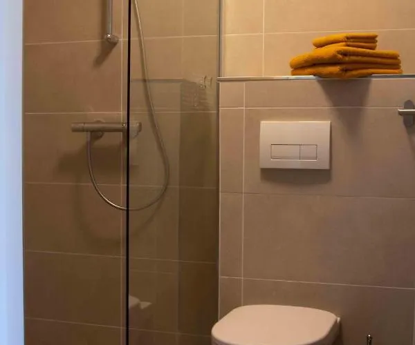 לינה וארוחת בוקר De Hoffstal 3*